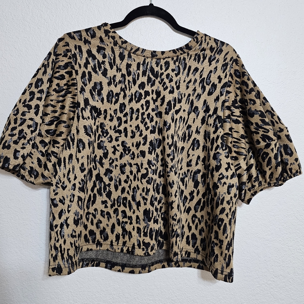 Worthington Leopard print 3/4 sleeve-puff sleeve crop top